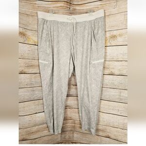 ATHLETA Venture Printed Lightweight Pant Size 22